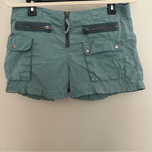 Club Monaco Green Cargo Shorts Size 8 with Zip & Flap Pockets - 8 Flaw - Picture 1 of 7